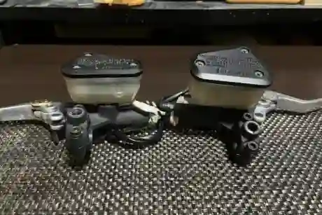 ムルティストラーダのマスターシリンダー流用