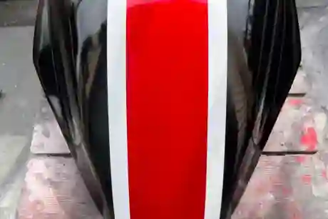 シートカウルの割れ修正