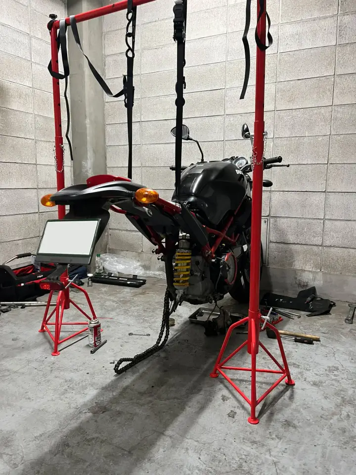 ノーマルスイングアームが外れた状態