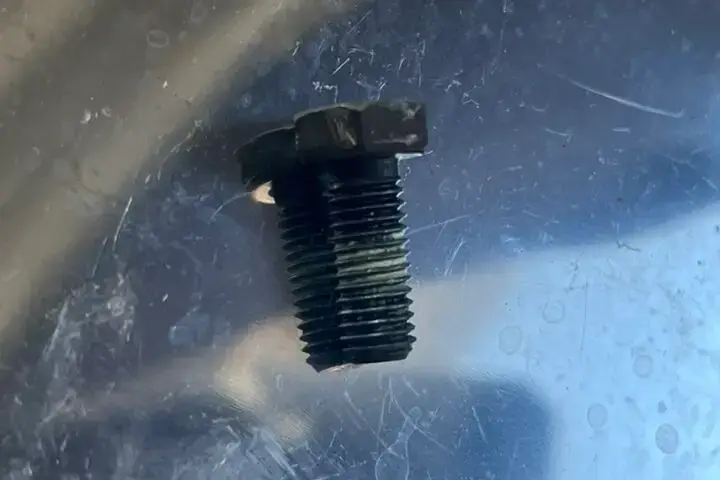 外したローター取り付けボルト